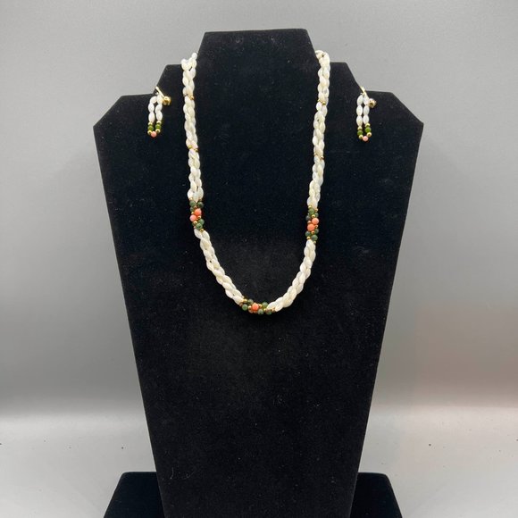 Vintage Coral, Jade & Pearl necklace and earrings - Picture 10 of 15